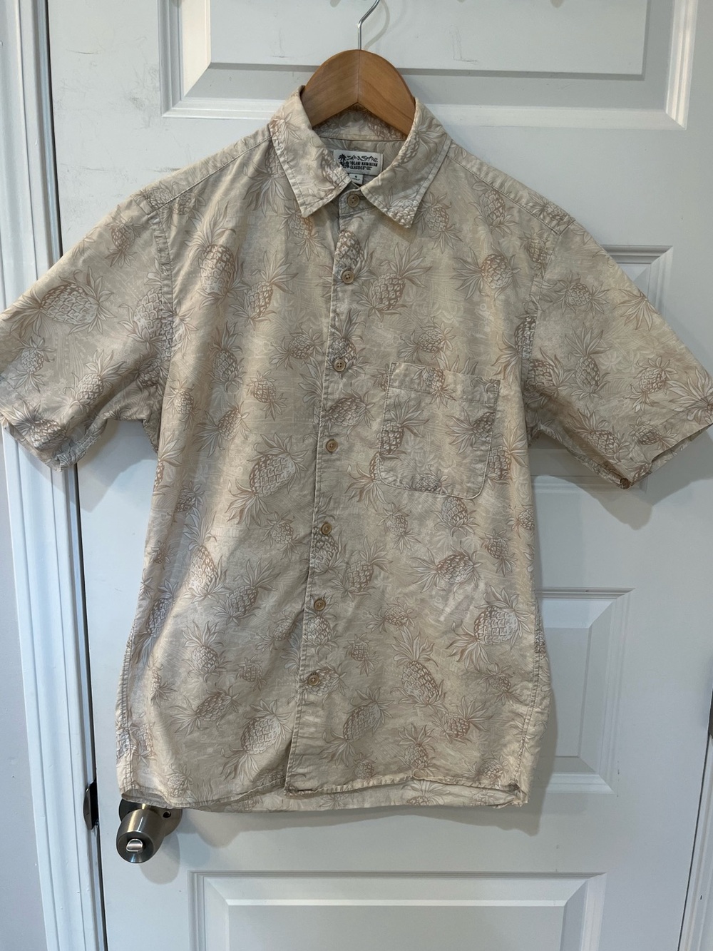 Uniqlo Iolani Hawaiian Classics Shirt Mens Small Beige Cotton Pineapple‎ Aloha